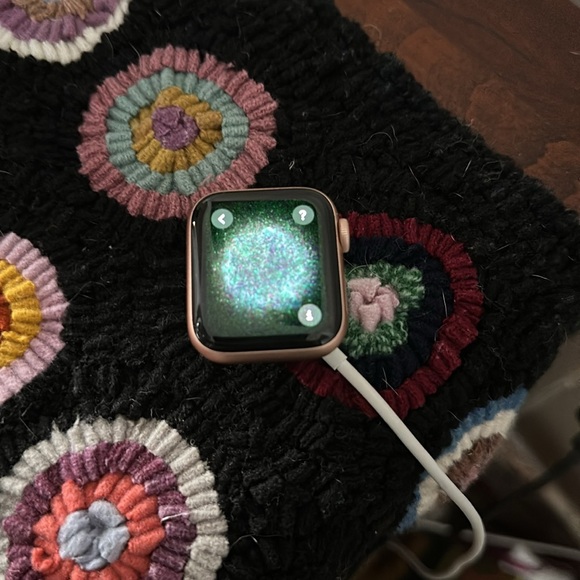Apple Watch, Series 6 (GPS+cellular) 40MM - Picture 2 of 4